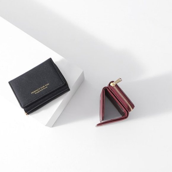 Minimalist Contemporary Small Wallet for Women - Picture 2 of 16